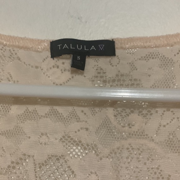 Aritzia Talula Pink Lace Scoop Neck Long Sleeve Top Size S - Picture 4 of 6